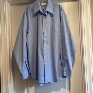 EUC Van Heusen Dress Shirt